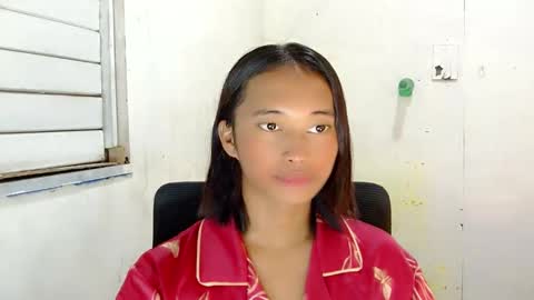 Snapshot of ur_sexyllie chatting on 02-27-26, 04:45 Ellie online show from 02-27-26, 04:45