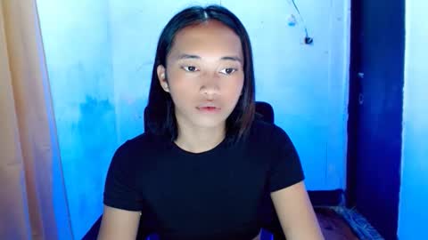 Snapshot of ur_sexyllie chatting on 03-08-26, 07:23 Ellie online show from 03-08-26, 07:23