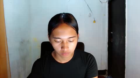 Snapshot of ur_sexyllie chatting on 03-11-26, 11:05 Ellie online show from 03-11-26, 11:05