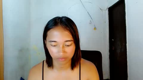 Snapshot of ur_sexyllie chatting on 03-12-26, 07:25 Ellie online show from 03-12-26, 07:25