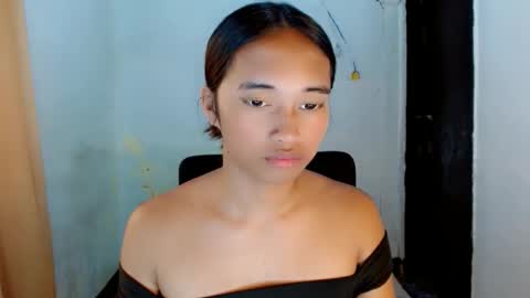 Snapshot of ur_sexyllie chatting on 03-27-26, 12:49 Ellie online show from 03-27-26, 12:49