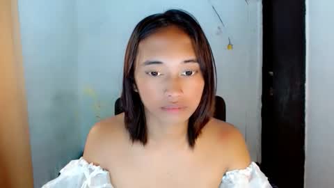 Snapshot of ur_sexyllie chatting on 03-28-26, 03:50 Ellie online show from 03-28-26, 03:50