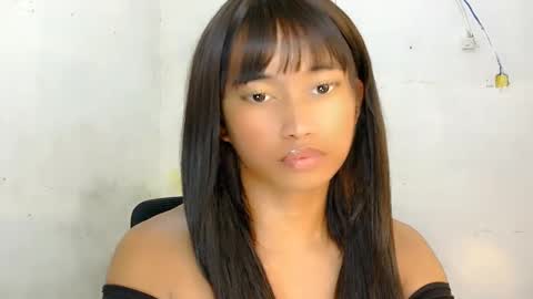 Snapshot of ur_sexyllie chatting on 04-10-26, 10:58 Ellie online show from 04-10-26, 10:58