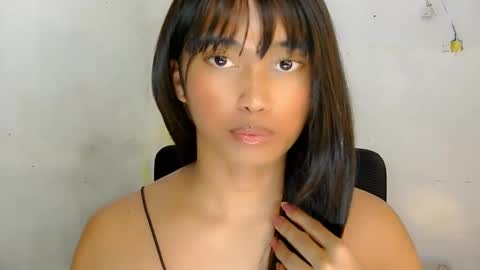 Snapshot of ur_sexyllie chatting on 04-12-26, 06:57 Ellie online show from 04-12-26, 06:57