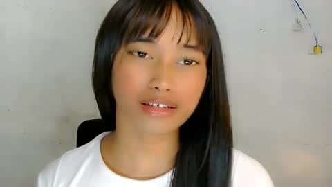 Snapshot of ur_sexyllie chatting on 04-13-26, 12:43 Ellie online show from 04-13-26, 12:43