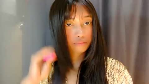 Snapshot of ur_sexyllie chatting on 04-26-26, 07:11 Ellie online show from 04-26-26, 07:11