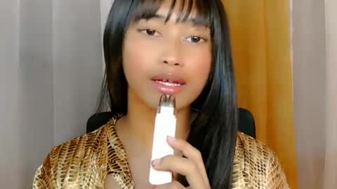 Snapshot of ur_sexyllie chatting on 04-30-26, 12:44 Ellie online show from 04-30-26, 12:44