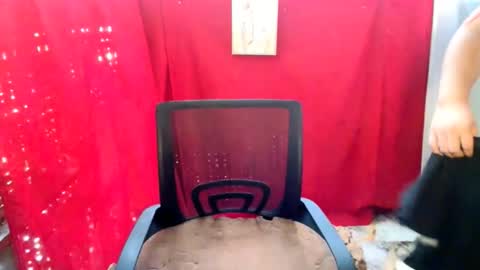 pretitit micole online show from 11-05-25, 04:56