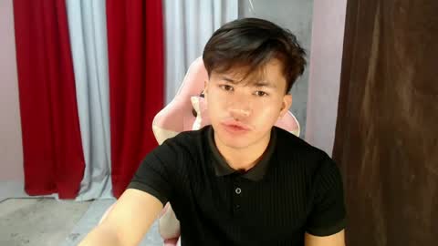 Snapshot of urasian_gil chatting on 06-20-26, 12:52 macky online show from 06-20-26, 12:52