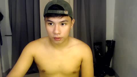 Snapshot of urasian_hardcockxx chatting on 01-14-25, 07:06 milly online show from 01-14-25, 07:06