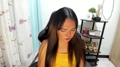 Snapshot of urasian_ivana_alawi chatting on 12-23-24, 08:14 IVANA and ALEXIA online show from 12-23-24, 08:14