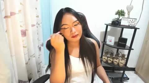 Snapshot of urasian_ivana_alawi chatting on 01-22-25, 08:06 IVANA and ALEXIA online show from 01-22-25, 08:06