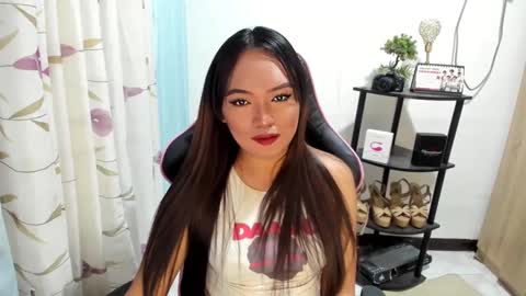 Snapshot of urasian_ivana_alawi chatting on 01-27-25, 10:49 IVANA and ALEXIA online show from 01-27-25, 10:49