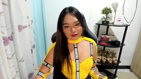 Snapshot of urasian_ivana_alawi chatting on 02-19-25, 08:41 IVANA and ALEXIA online show from 02-19-25, 08:41