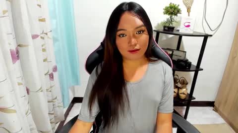 Snapshot of urasian_ivana_alawi chatting on 02-22-25, 01:00 IVANA and ALEXIA online show from 02-22-25, 01:00