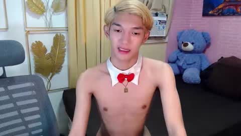 urasian_john20 online show from 04-28-26, 02:27