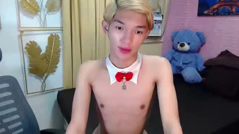 urasian_john20 online show from 04-29-26, 01:59