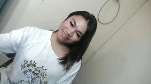 Snapshot of urasian_pinayxxx chatting on 04-30-26, 08:57 Alvie online show from 04-30-26, 08:57