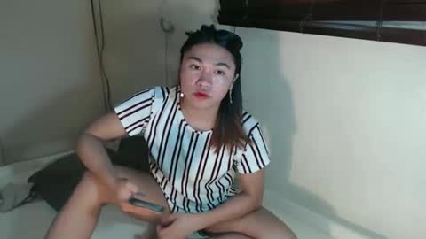 Snapshot of urasian_pinayxxx chatting on 05-08-26, 05:35 Alvie online show from 05-08-26, 05:35