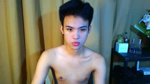 urasiancumboix2 online show from 10-22-25, 11:37