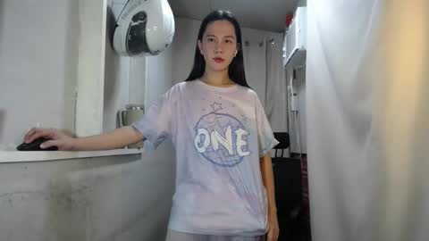 Erika online show from 12-04-25, 06:27