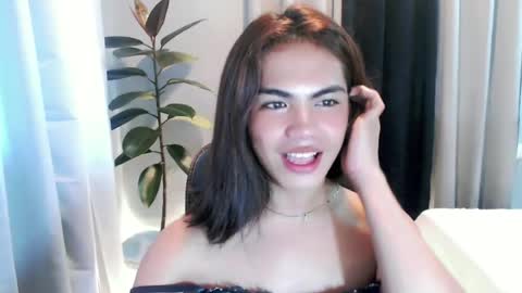 Snapshot of urbaby_anthony chatting on 06-25-26, 05:23 urbaby_anthony online show from 06-25-26, 05:23