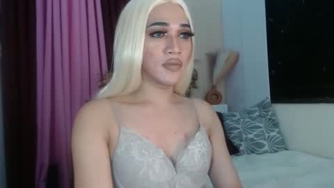 Snapshot of urcumgirlasiants chatting on 04-12-26, 03:17 KENDALL online show from 04-12-26, 03:17