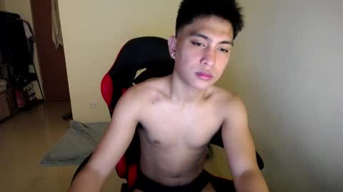 Snapshot of urcuteguy_jhonx chatting on 05-21-26, 09:05 Dannie online show from 05-21-26, 09:05