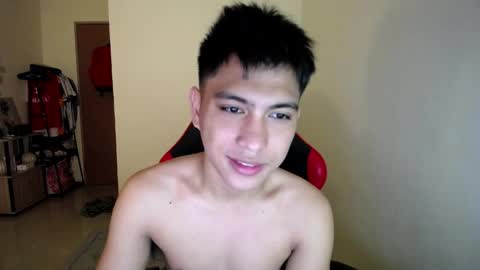 Snapshot of urcuteguy_jhonx chatting on 05-25-26, 08:31 Dannie online show from 05-25-26, 08:31