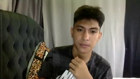 Snapshot of urcuteguy_jhonx chatting on 07-08-26, 12:26 Dannie online show from 07-08-26, 12:26