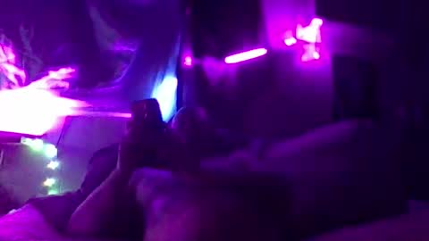 urdaddy875867 online show from 11-03-25, 12:35