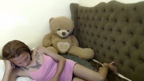 Snapshot of urdollacyl chatting on 06-21-26, 01:03 Sweetacyl online show from 06-21-26, 01:03