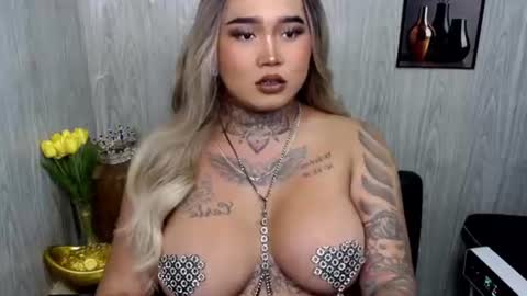 Snapshot of urfabtattooqueen chatting on 06-23-26, 07:39 Maxxie online show from 06-23-26, 07:39