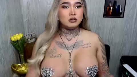 Snapshot of urfabtattooqueen chatting on 07-01-26, 11:45 Maxxie online show from 07-01-26, 11:45