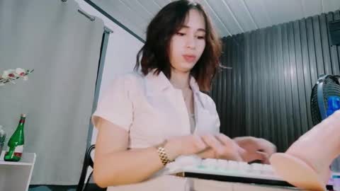 urfave_bbgirl online show from 12-18-25, 12:22