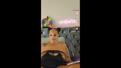 urfaveriri online show from 11-04-25, 10:36