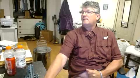 Gregor online show from 10-05-25, 01:26
