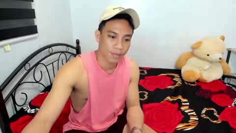 urfucker_vinz online show from 04-16-26, 09:39