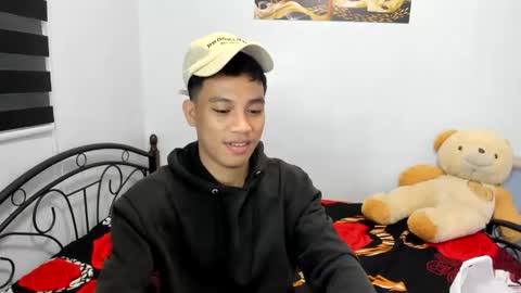urfucker_vinz online show from 04-30-26, 05:36