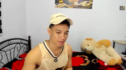 urfucker_vinz online show from 05-03-26, 01:17
