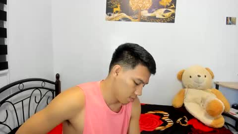 urfucker_vinz online show from 05-05-26, 12:46