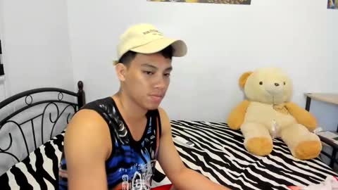 urfucker_vinz online show from 05-11-26, 04:04