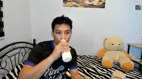 urfucker_vinz online show from 05-16-26, 01:43
