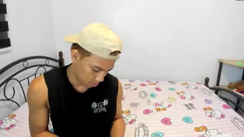 urfucker_vinz online show from 05-27-26, 06:27
