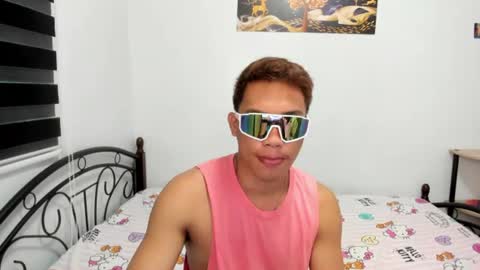 urfucker_vinz online show from 06-15-26, 04:58