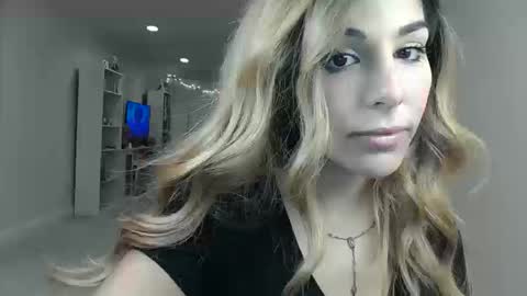 Snapshot of urgoddessmarla chatting on 10-14-25, 01:17 Goddess Marla online show from 10-14-25, 01:17