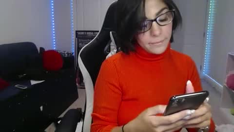 Snapshot of urgoddessmarla chatting on 12-21-25, 11:01 Goddess Marla online show from 12-21-25, 11:01