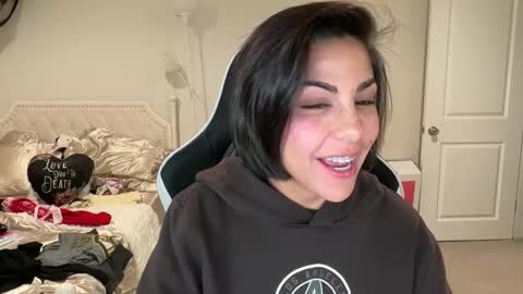 Snapshot of urgoddessmarla chatting on 01-12-26, 12:16 Goddess Marla online show from 01-12-26, 12:16