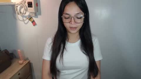 Snapshot of urhotangela chatting on 03-04-26, 08:04 urhotangela online show from 03-04-26, 08:04