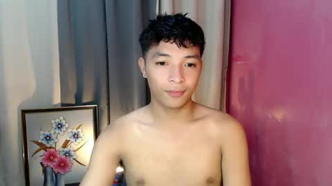 Snapshot of urhotethanxx chatting on 10-28-25, 11:14 Ethan online show from 10-28-25, 11:14